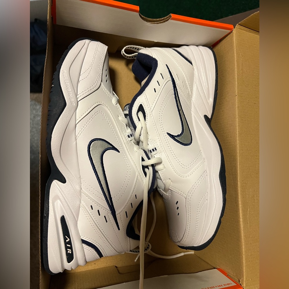 Nike Air Monarch IV Men’s Size 8.5 – White/Metallic Silver – Brand New in Box